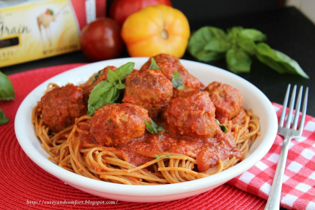 spagetti-s-tefteljami-v-tomatnom-souse-5655cfc.jpg