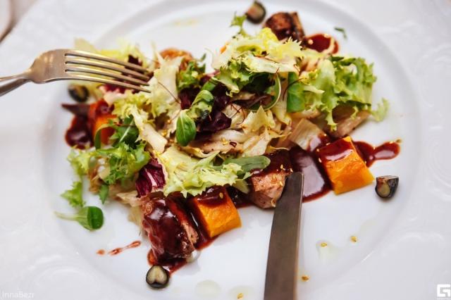 Рецепт: Вкусный салат с утиной грудкой c53390bf6df63eb1d00197424eeba624.jpg