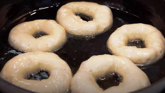 Пончики рецепт: Лучший пуховый десерт для внуков 7209246188e0938d1b585b207bce12e2.jpg